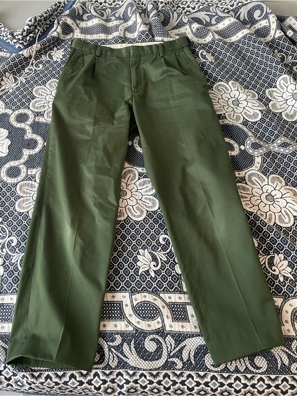 Lands End 100% cotton double pleated pants 31x29